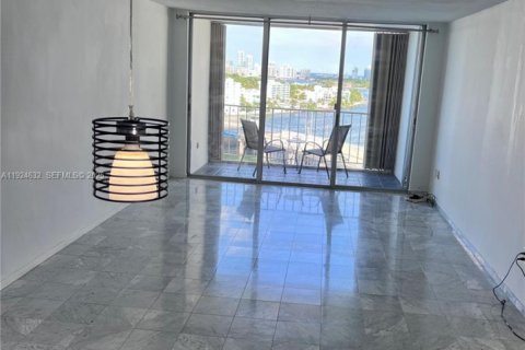 Appartement à louer à North Bay Village, Floride: 1 chambre, 87.33 m2 № 2078960 - photo 6