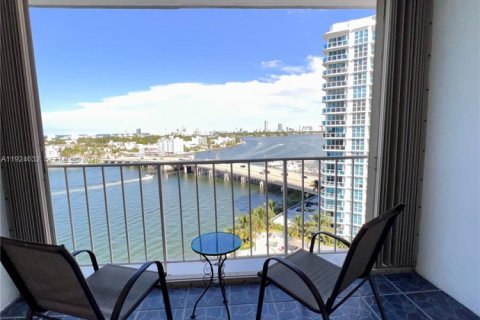 Appartement à louer à North Bay Village, Floride: 1 chambre, 87.33 m2 № 2078960 - photo 8