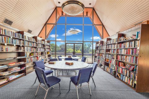 Купить кондоминиум в Маргит, Флорида 2 спальни, 89м2, № 2019679 - фото 2