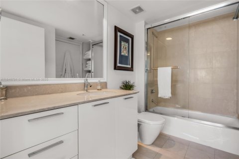 Apartment in Miami Beach, Florida 2 bedrooms, 133.5 sq.m. № 2247869 - photo 30