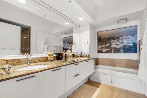 Apartment in Miami Beach, Florida 2 bedrooms, 133.5 sq.m. № 2247869 - photo 28