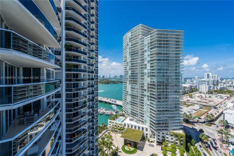 Apartment in Miami Beach, Florida 2 bedrooms, 133.5 sq.m. № 2247869 - photo 7