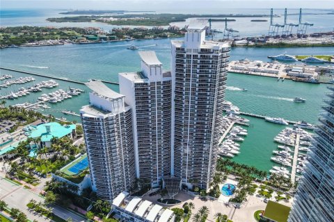 Apartment in Miami Beach, Florida 2 bedrooms, 133.5 sq.m. № 2247869 - photo 2