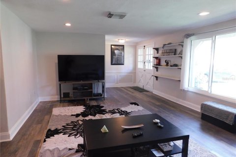 House in Hudson, Florida 2 bedrooms, 141.12 sq.m. № 2132430 - photo 3