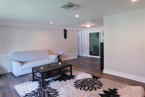House in Hudson, Florida 2 bedrooms, 141.12 sq.m. № 2132430 - photo 4