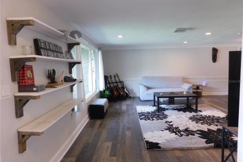 House in Hudson, Florida 2 bedrooms, 141.12 sq.m. № 2132430 - photo 5