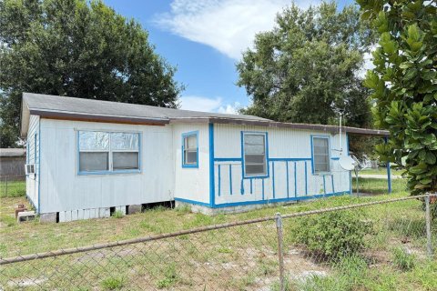 House in Winter Haven, Florida 2 bedrooms, 75.81 sq.m. № 1837524 - photo 1