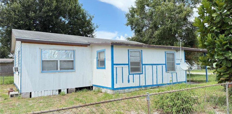 House in Winter Haven, Florida 2 bedrooms, 75.81 sq.m. № 1837524