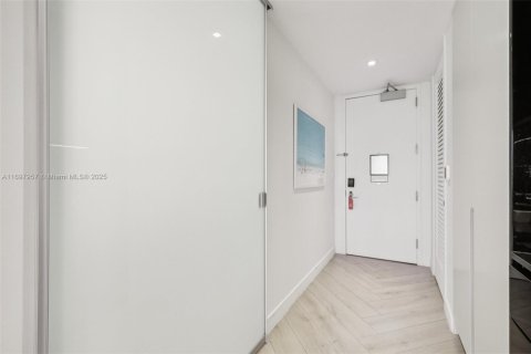 Condo in Miami Beach, Florida  № 1741632 - photo 27