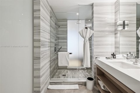 Condo in Miami Beach, Florida  № 1741632 - photo 2