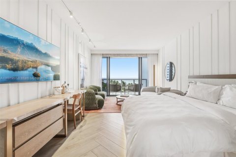 Condo in Miami Beach, Florida  № 1741632 - photo 1