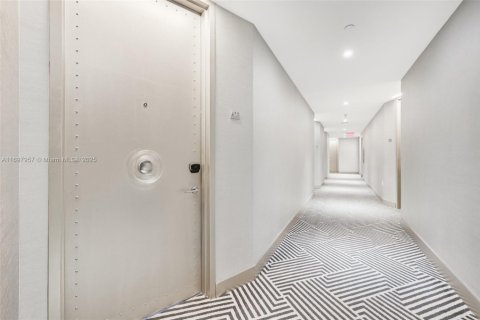 Condo in Miami Beach, Florida  № 1741632 - photo 25