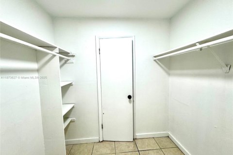 Apartment in North Miami, Florida 2 bedrooms, 83.61 sq.m. № 1927410 - photo 8