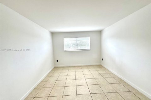 Apartment in North Miami, Florida 2 bedrooms, 83.61 sq.m. № 1927410 - photo 7