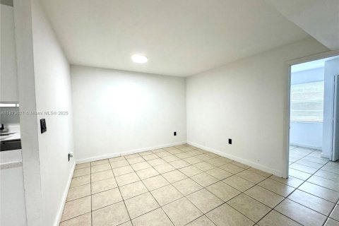 Apartment in North Miami, Florida 2 bedrooms, 83.61 sq.m. № 1927410 - photo 4