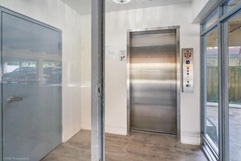 Apartment in North Miami, Florida 2 bedrooms, 83.61 sq.m. № 1927410 - photo 13