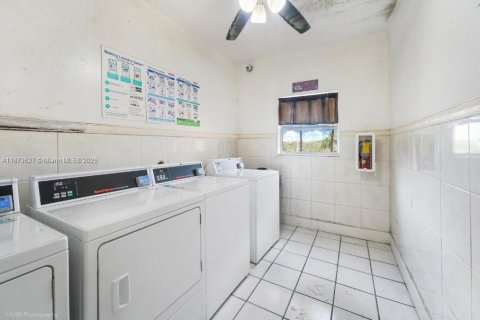 Apartment in North Miami, Florida 2 bedrooms, 83.61 sq.m. № 1927410 - photo 12