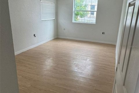 House in Orlando, Florida 5 bedrooms, 158.77 sq.m. № 1675913 - photo 6