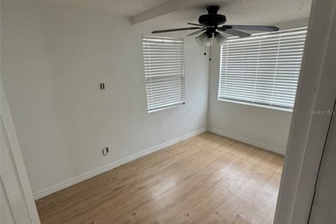 House in Orlando, Florida 5 bedrooms, 158.77 sq.m. № 1675913 - photo 7