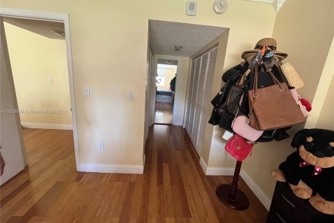 Copropriété à vendre à Miami, Floride: 2 chambres, 125.7 m2 № 1320585 - photo 11