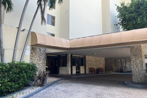 Copropriété à vendre à Miami, Floride: 2 chambres, 125.7 m2 № 1320585 - photo 30