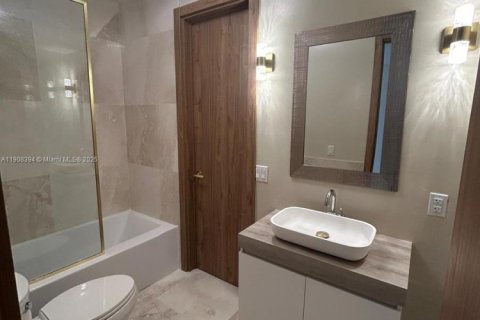 Copropriété à louer à Bay Harbor Islands, Floride: 2 chambres, 109.62 m2 № 1967901 - photo 17