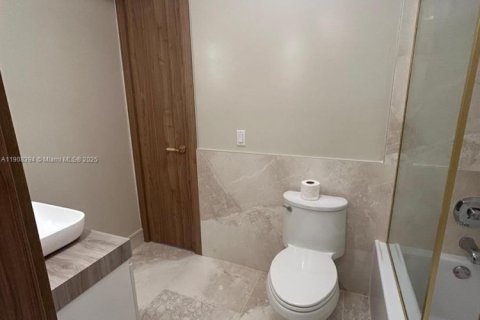 Copropriété à louer à Bay Harbor Islands, Floride: 2 chambres, 109.62 m2 № 1967901 - photo 16