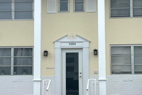 Copropriété à louer à Bay Harbor Islands, Floride: 2 chambres, 109.62 m2 № 1967901 - photo 2