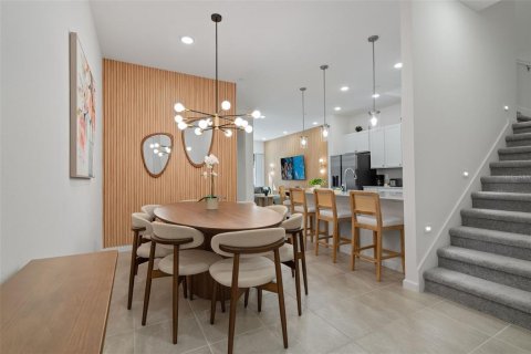 Townhouse in Orlando, Florida 5 bedrooms, 177.07 sq.m. № 2228476 - photo 12