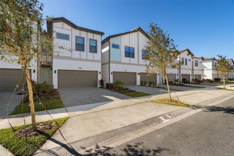 Townhouse in Orlando, Florida 5 bedrooms, 177.07 sq.m. № 2228476 - photo 2