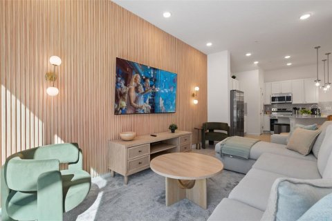 Townhouse in Orlando, Florida 5 bedrooms, 177.07 sq.m. № 2228476 - photo 5