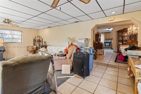 Casa en venta en Hollywood, Florida, 3 dormitorios, 121.7 m2 № 1993739 - foto 6