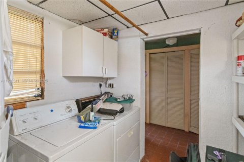 Casa en venta en Hollywood, Florida, 3 dormitorios, 121.7 m2 № 1993739 - foto 18