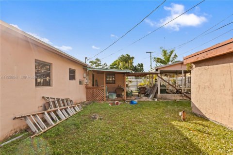 Casa en venta en Hollywood, Florida, 3 dormitorios, 121.7 m2 № 1993739 - foto 27