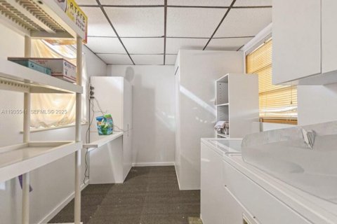 Casa en venta en Hollywood, Florida, 3 dormitorios, 121.7 m2 № 1993739 - foto 19