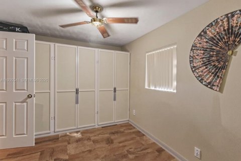 Casa en venta en Hollywood, Florida, 3 dormitorios, 121.7 m2 № 1993739 - foto 14