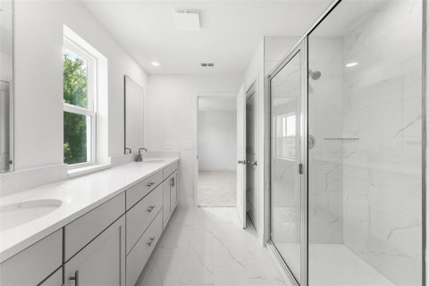 House in Apopka, Florida 4 bedrooms, 230.96 sq.m. № 2123531 - photo 20