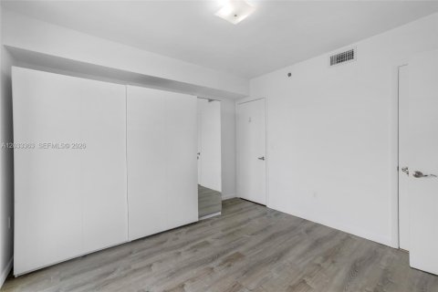 Condo in Miami, Florida, 1 bedroom № 2077459 - photo 21