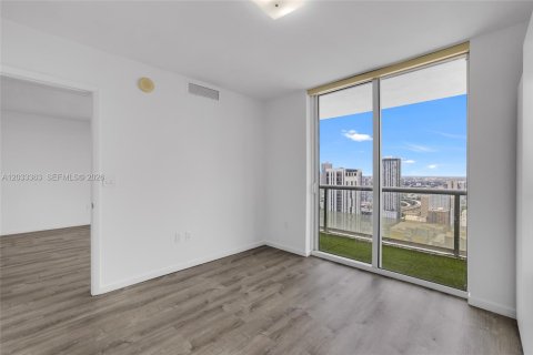 Condo in Miami, Florida, 1 bedroom № 2077459 - photo 22