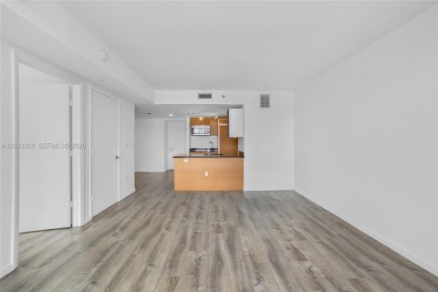 Condo in Miami, Florida, 1 bedroom № 2077459 - photo 17