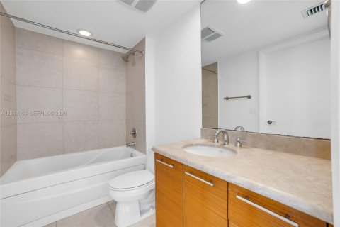 Condo in Miami, Florida, 1 bedroom № 2077459 - photo 25