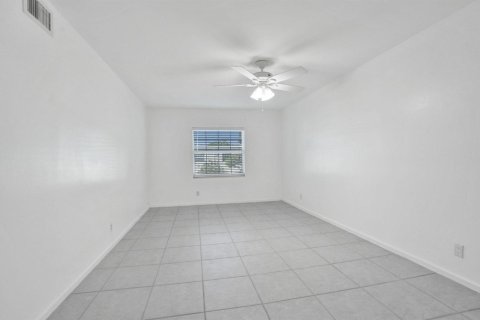 Condo in Fort Lauderdale, Florida, 2 bedrooms  № 2427810 - photo 28
