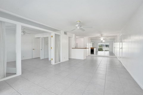 Condo in Fort Lauderdale, Florida, 2 bedrooms  № 2427810 - photo 13