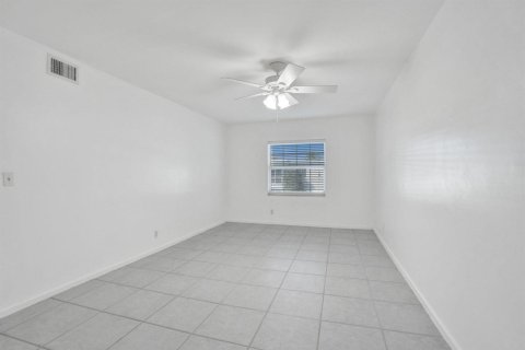Condo in Fort Lauderdale, Florida, 2 bedrooms  № 2427810 - photo 29
