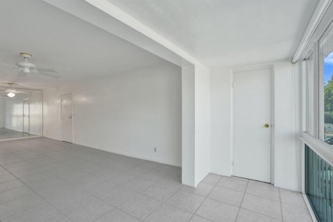 Condo in Fort Lauderdale, Florida, 2 bedrooms  № 2427810 - photo 20