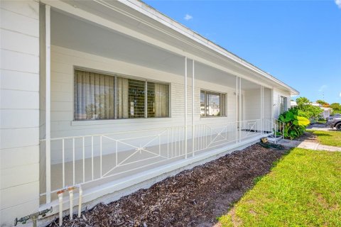 Villa ou maison à vendre à Saint Petersburg, Floride: 2 chambres, 105.54 m2 № 2321664 - photo 3