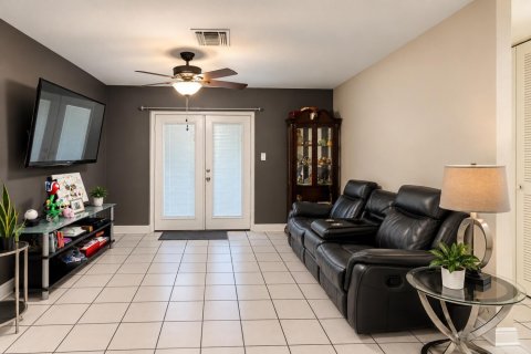 Villa ou maison à vendre à Homestead, Floride: 3 chambres, 115.11 m2 № 2410747 - photo 11