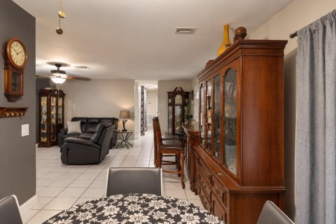 Villa ou maison à vendre à Homestead, Floride: 3 chambres, 115.11 m2 № 2410747 - photo 12