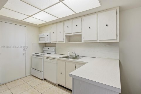 Copropriété à vendre à Aventura, Floride: 2 chambres, 116.22 m2 № 2072587 - photo 8