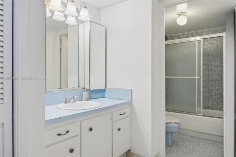 Copropriété à vendre à Aventura, Floride: 2 chambres, 116.22 m2 № 2072587 - photo 10